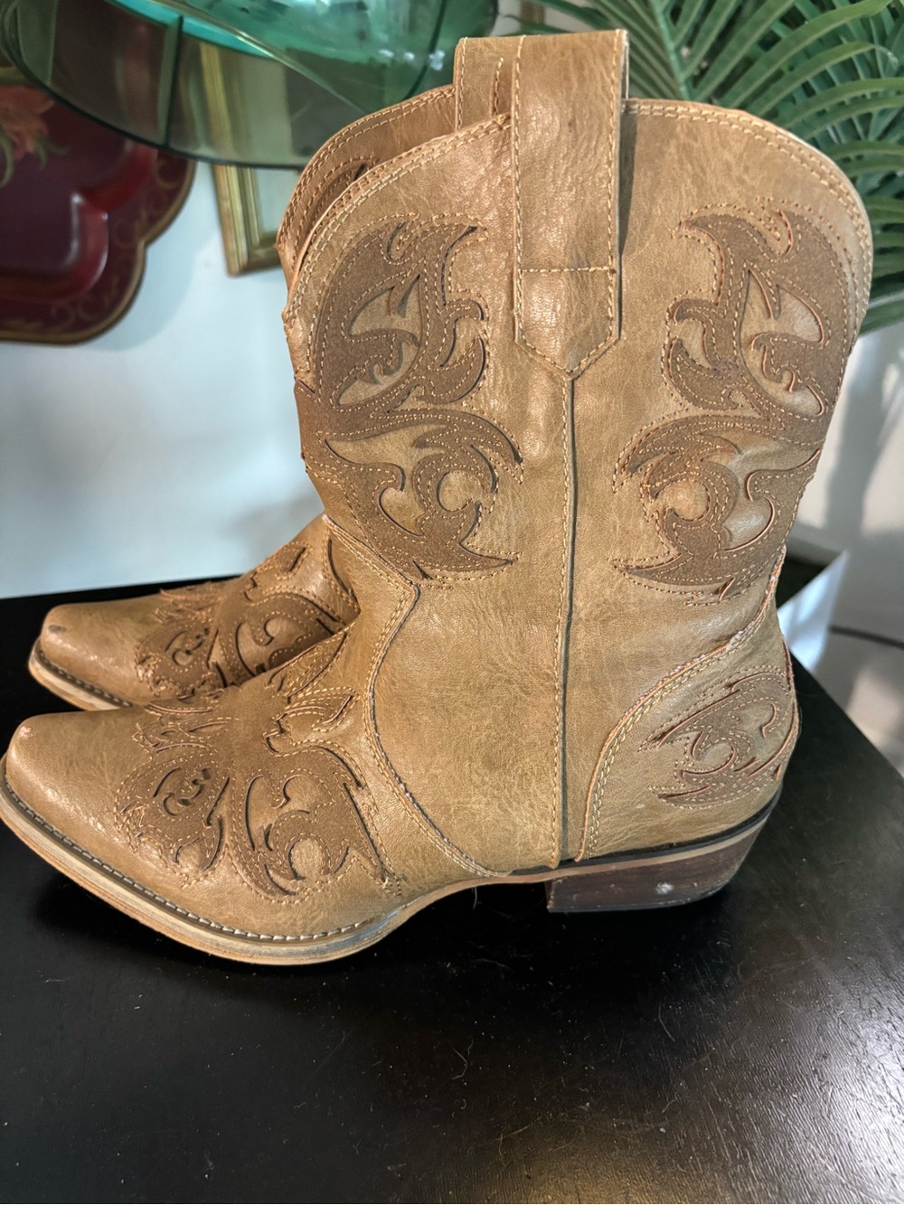 Women’s Distressed Leather Western Combat Boots - Tan